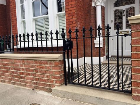 Rail And Gate London Red Brick Rubber Wall Coping Caps In Yorks Stone