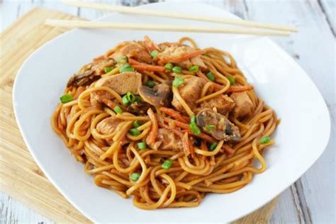 These lo mein noodles really are as simple as dumping a bunch of things in your instant pot then cooking on high pressure for 4 minutes. Instant Pot Chicken Lo Mein | Recipe | Instant pot chicken ...