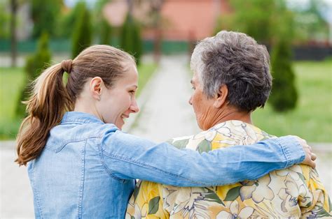 What You Need To Look For When Hiring A Caregiver Health Maintain