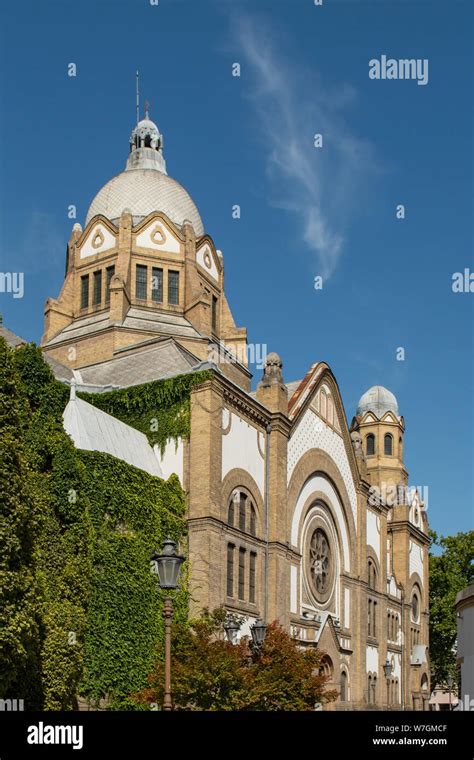 The Synagogue Of Novi Sad Serbia Stock Photo Alamy