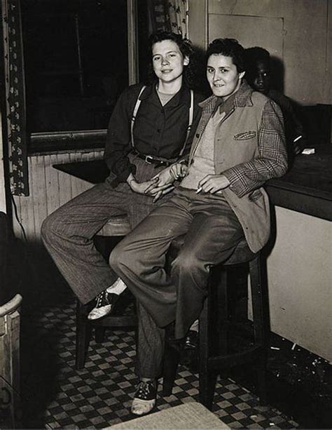 vintage lgbt adorable photographs of lesbian couples in the past that make you always believe