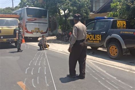 Kecelakaan Di Nganjuk Hari Ini Sopir Ngantuk Kecelakaan Di Jalan Tol