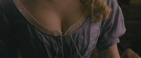 Alice Eve Nue Dans Lombre Du Mal