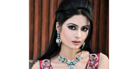 اداکارہ مدیحہ افتخار ڈرامہ سیریل ” ادھوری لہر “ کی ریکارڈنگ میں حصہ لینے کے بعد واپس کراچی روانہ