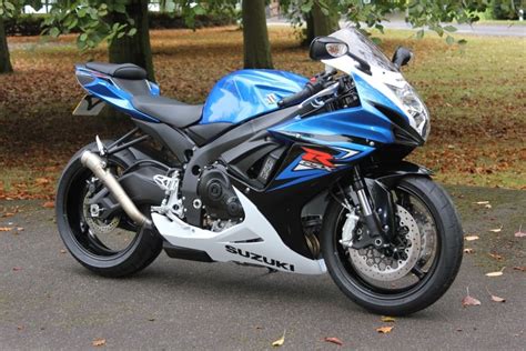 While not the lightest in its class, the honda cbr600rr's a superb handling motorcycle. 2014 SUZUKI GSXR 600 L4 BLUE/WHITE - '64 plate - 720 miles ...
