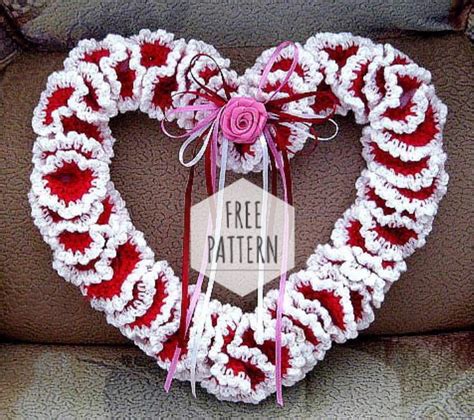 crochet heart wreath free pattern