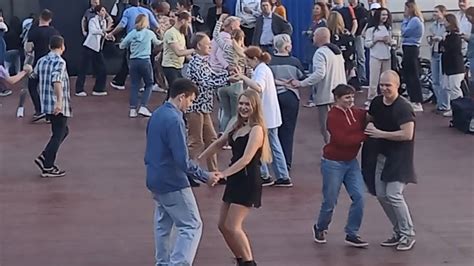 Beautiful Russian Girls Dance In Moscow In Gorky Park Life In Russia Under Sanctions Youtube