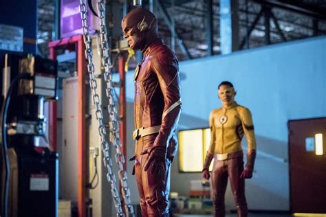 The Flash 4x02 Il Nuovo Costume Di Barry Allen Nelle Foto Da Mixed