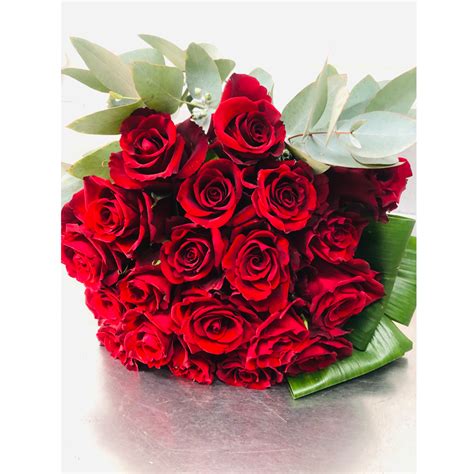 20 Red Roses In Bunch Garden Gate Florist