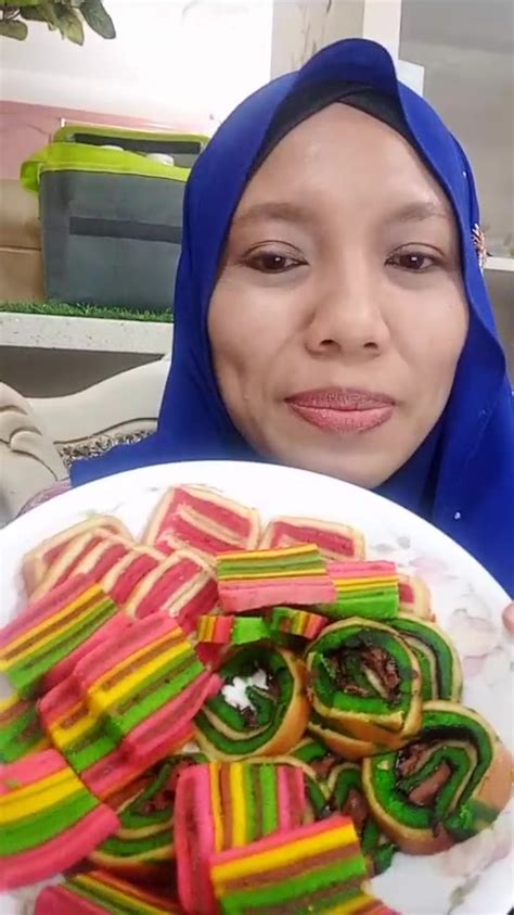This cake can be found almost everywhere in the malaysian state of sarawak. UsahawanRoti - Promosi kelas kek Lapis Sarawak Paling murah