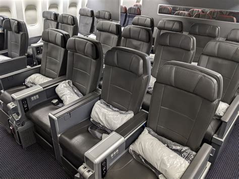 How Big Are Economy Seats On American Airlines