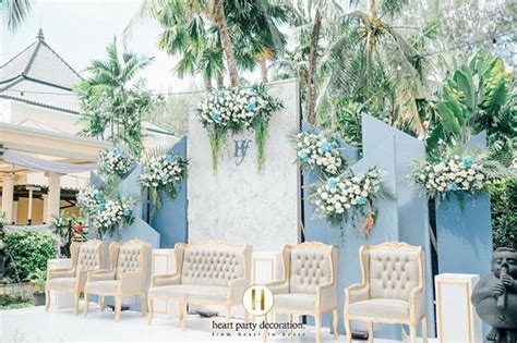 Desain undangan pernikahan dengan background putih beraksen serat keramik dan border gold ini terlihat sangat menawan. Background Tema Biru Pernikahan : 35 Terbaik Untuk ...