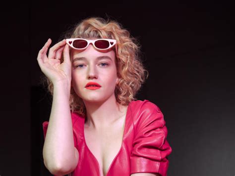 1 Julia Garner Hd Wallpapers In 4k 3840x2160 Resolution Background And