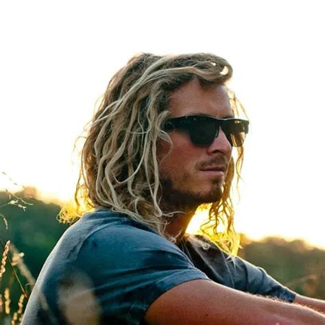 surfer hair for men 21 cool surfer hairstyles 2024 guide