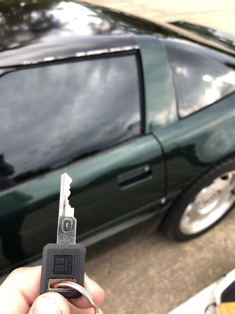 Locked Out Of C4 Corvette Only Have This Key And Its Cold Please Help