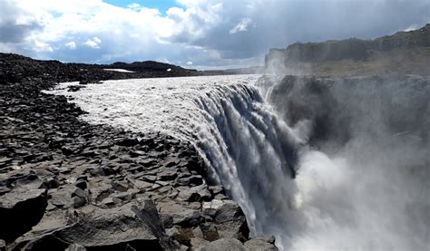 Visiting Dettifoss Iceland Hiking The Most Power Waterfall In Iceland