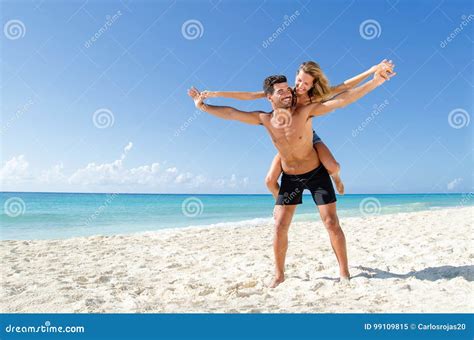 Ragazze Sulla Spiaggia Per Gli Amanti In Topless Ragazze Nude E Le