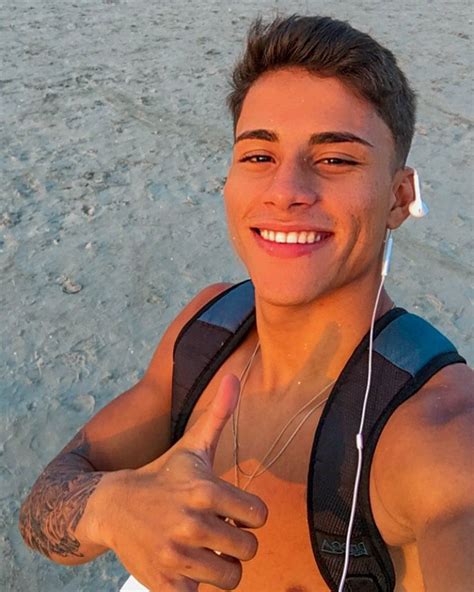 gorgeous men beautiful people black love quotes beach selfie brazilian men mens hairstyles