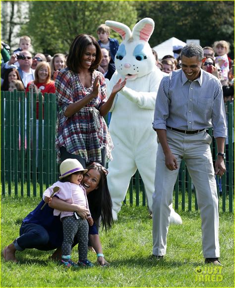 Michelle Obama Brings The First Dogs To The White House Easter Egg Roll
