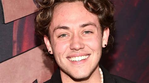 Who Is Ethan Cutkosky His Age Net Worth Girlfriend And More Wikis Celebrity Bios And More