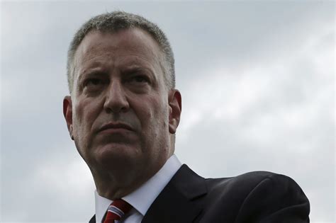 new york voters the nypd does a way better job than bill de blasio