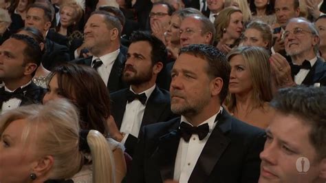 hmf this is a still of the audience at the oscars but i need to know what year help r helpmefind