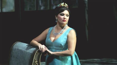 Welcome to the official facebook page of anna netrebko! Kritik - Puccinis "Tosca" an der Mailänder Scala ...