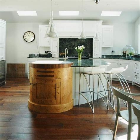 Check out some of our top kitchen island design tips. Mixed materials | Kitchen island ideas | housetohome.co.uk