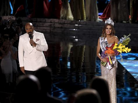Steve Harvey Congratulated The Wrong Contestant At Miss Universe Again