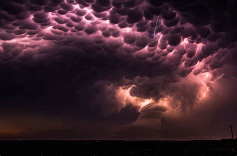 28 Awesome Images Of Our Majestic Earth Mammatus Clouds Clouds