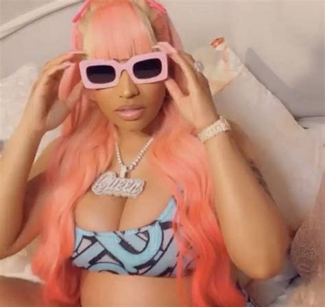 Nicki Minaj Shows Off Her Growing Baby Bump In Burberry Bikini Photos Cliq Ng