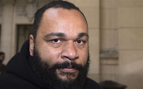 French Comedian Dieudonne Responds To British Ban With Quenelle To Queen