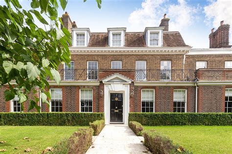 Hampton Court Manor House Is For Sale For £65m Daily Mail Online