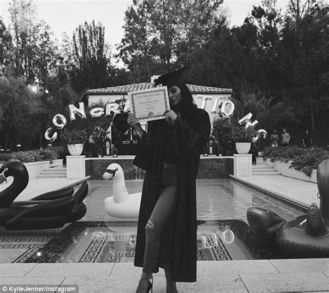 Kylie Jenner Gets Surprise High School Graduation Party Daily Mail Online