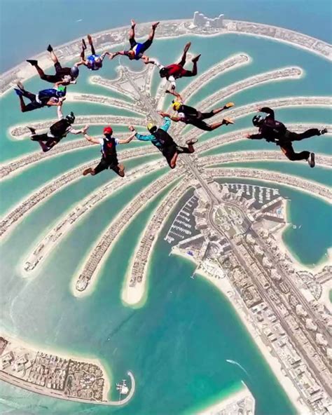 سعوديون في الإمارات On Twitter سكاي دايف دبي تجربة القفز المظلي الحر المليئة بالتشويق فوق