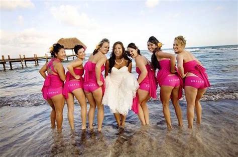 Cheeky Bridesmaids Flash Bare Bums In New Wedding Photo Trend Bridesmaid Poses Bridesmaids