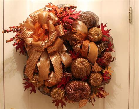 12 Easy Diy Deco Mesh Wreaths For Fall Shelterness