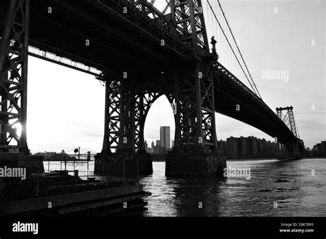 New York Usa 20122019 Williamsburg Bridge In New York Manhattan