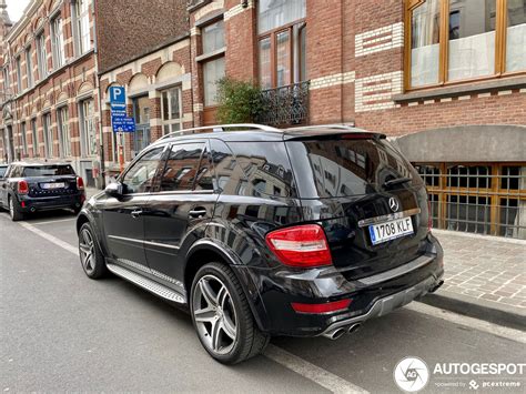 The new engine made luxury crossover easier and faster. Mercedes-Benz ML 63 AMG 10th Anniversary - 29 mei 2020 - Autogespot