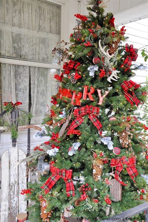 10 Insanely Beautiful Ways To Decorate Your Christmas Tree