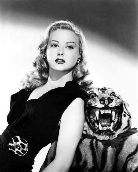 Beauty Never Dies — Gatutor Adele Mara The Tiger Woman 1945 De