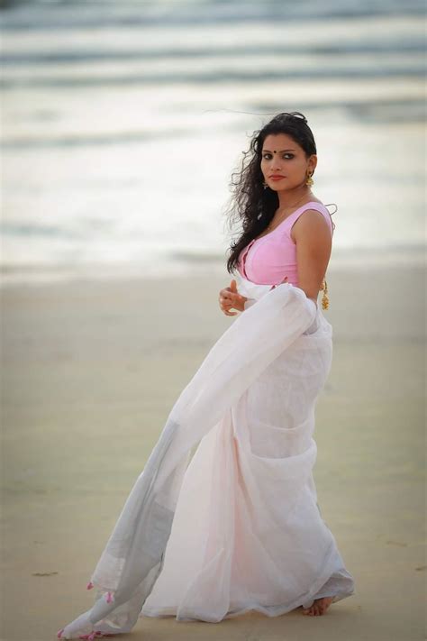 Saree Hot And Sexy Photoshoot Resmi R Nair Exposing Hot Photos Gallery Photos Hd Images