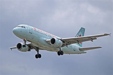 C Gbhm Air Canada Airbus A319 100 In Service Since 1998