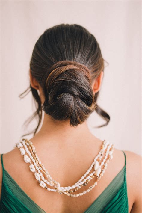 This simple hairstyle is great for those that will spend most of their time on the beach and the aftercare will be short and sweet! Stunning Beach Wedding Hairstyles & Tropical Hair Styling Tips