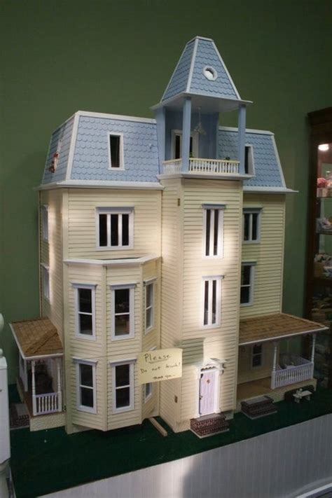 Pin By Everly Texas On Miniatures House Styles Doll Home Design