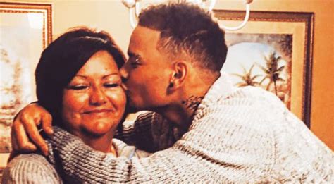 Kane Brown Ted His Mom With A Life Changing Present