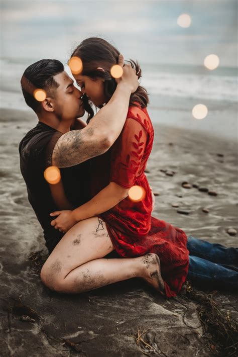 Looking for images that convey romance in a tasteful and original way? Romantic Beach Couple Pictures | POPSUGAR Love UK Photo 24