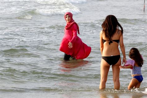 French Court Finally Lifts Burkini Ban In Riviera Resort Middle East Eye