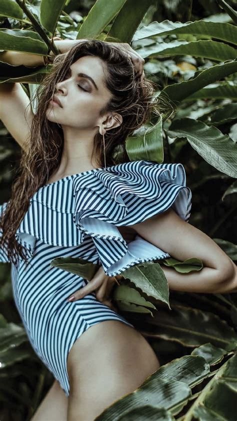 Deepika Padukone Sexiest Deleted Instagram Pics 57 Photos FappeningTime