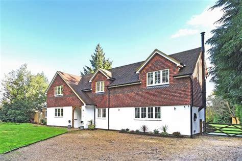 Coming Soon Forest Road Horsham West Sussex Rh12 5 Bedroom Detached House For Sale